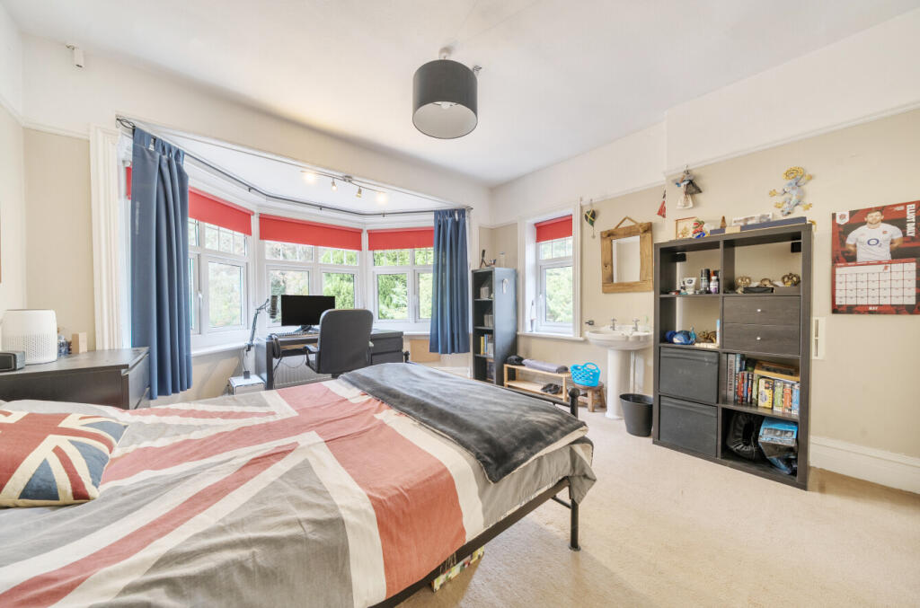 1364201-12-68e650...