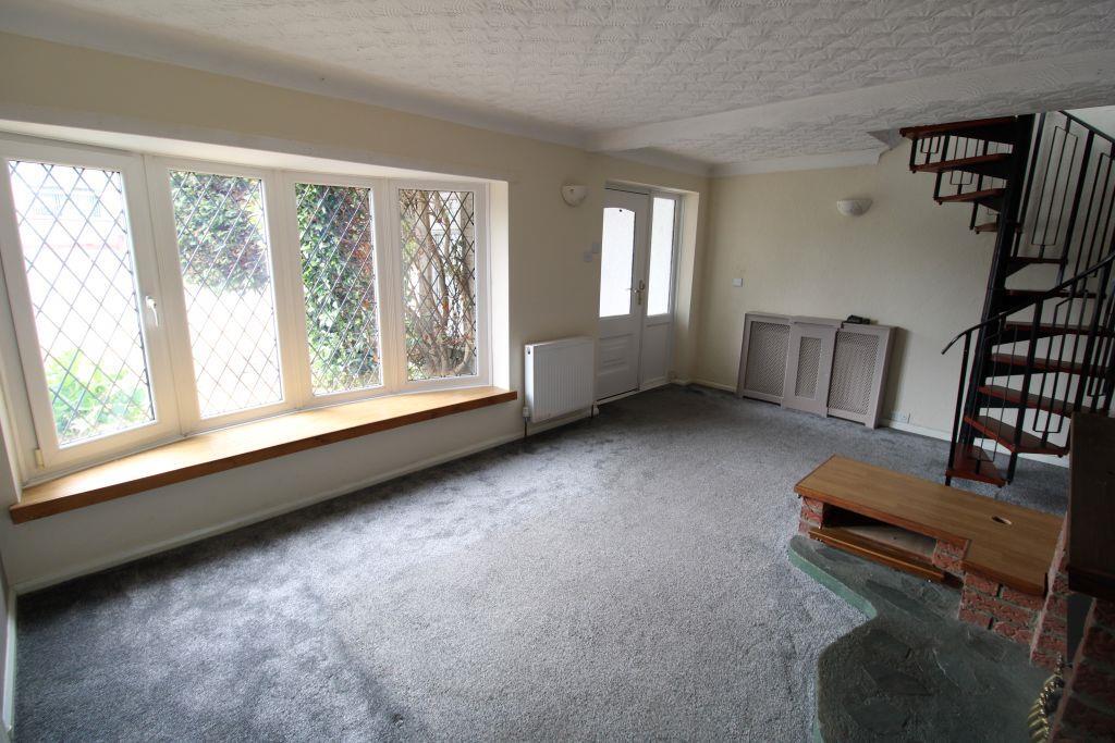 LOUNGE 3.JPG