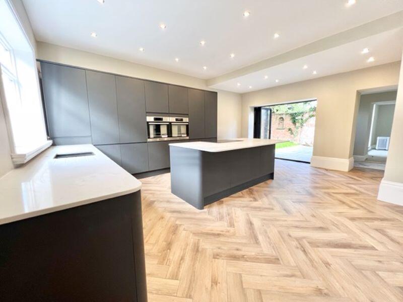 Kitchen breakfast with bi folds open