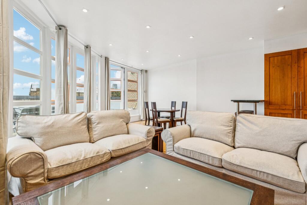 Frontroom