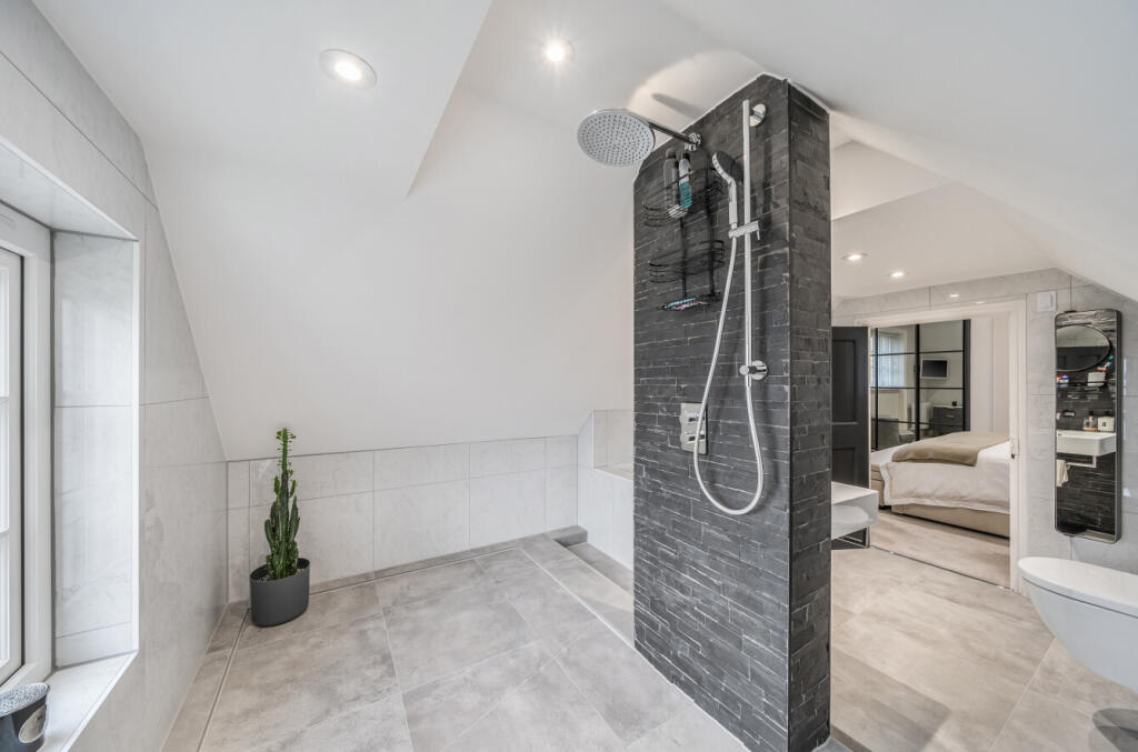 1374996-19-690dd0...