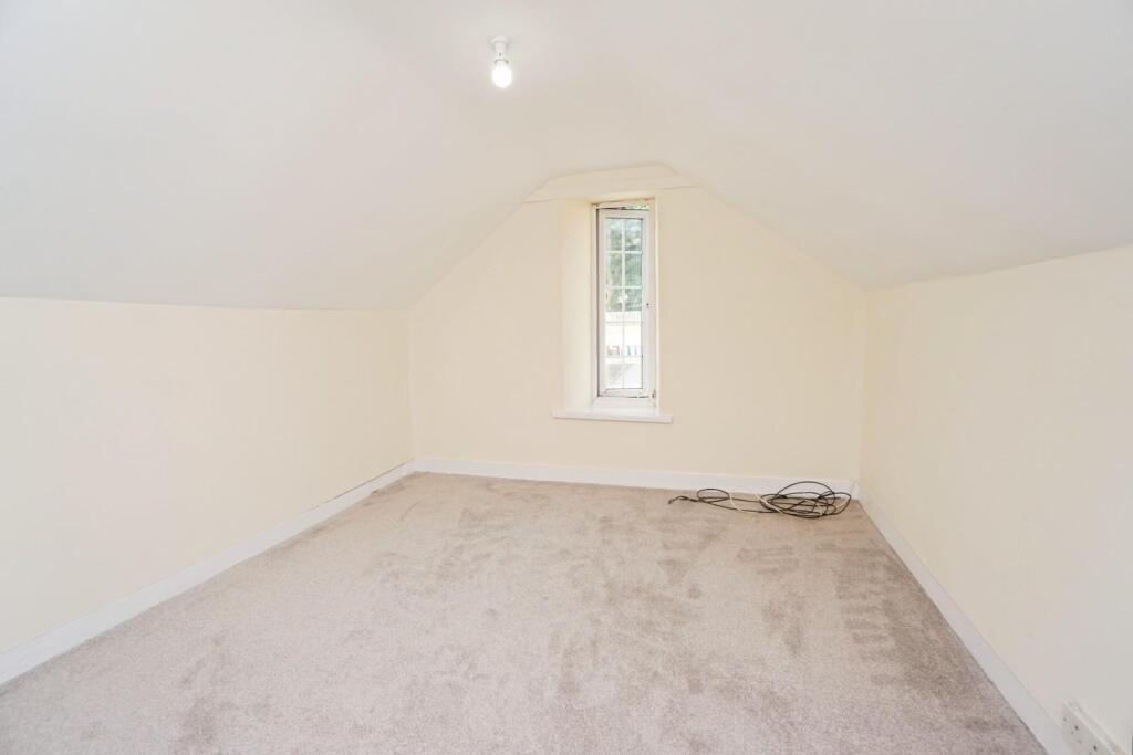 OCCASIONAL ROOM 1