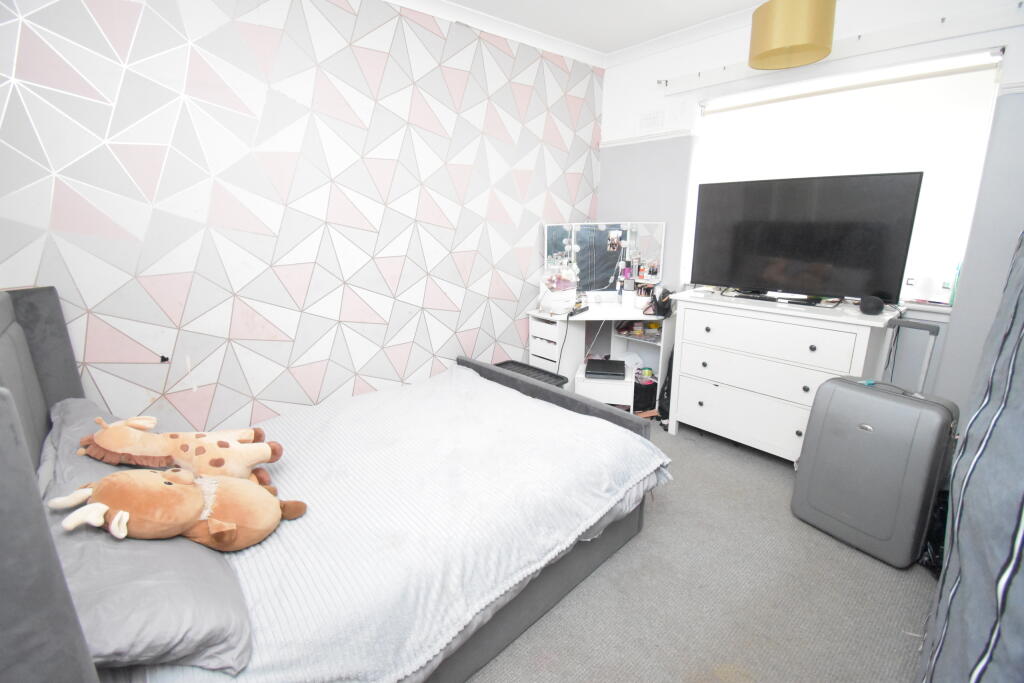 Bedroom 2.JPG