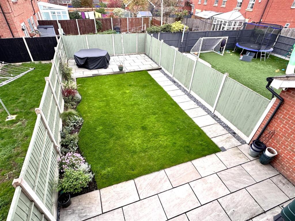 Well-Appointed Rear Garden 663