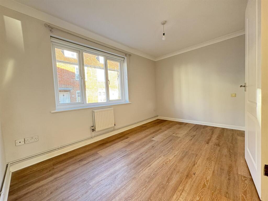Bedroom 1 (2)