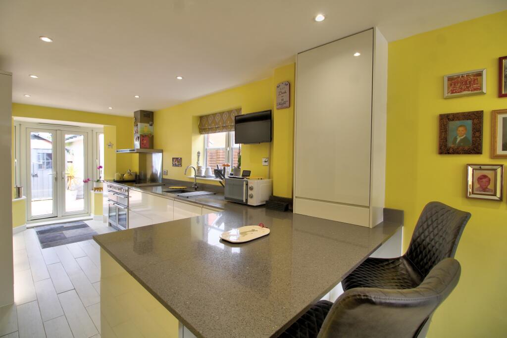 IMG_1691_2_3_Interior 4