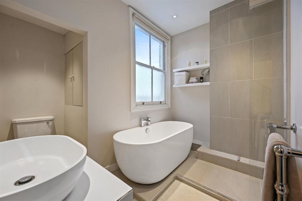 Brackenbury Road - Bathroom3 (1).JPG