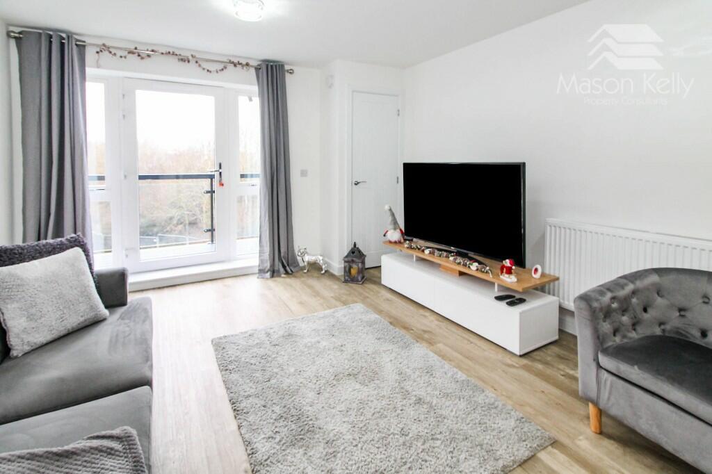 LIVING/DINING AREA