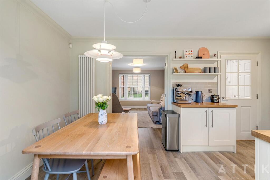 121 Bromedale Avenue Mulbarton Norwich, NR14 8GZ (