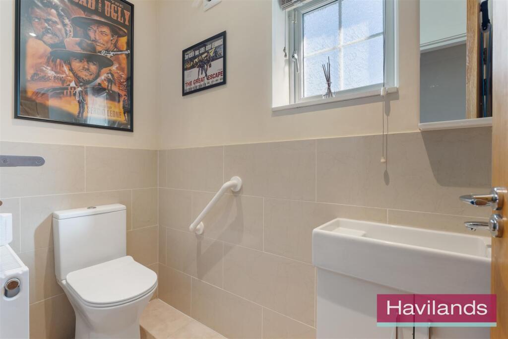 Oakwood Crescent-6.jpg