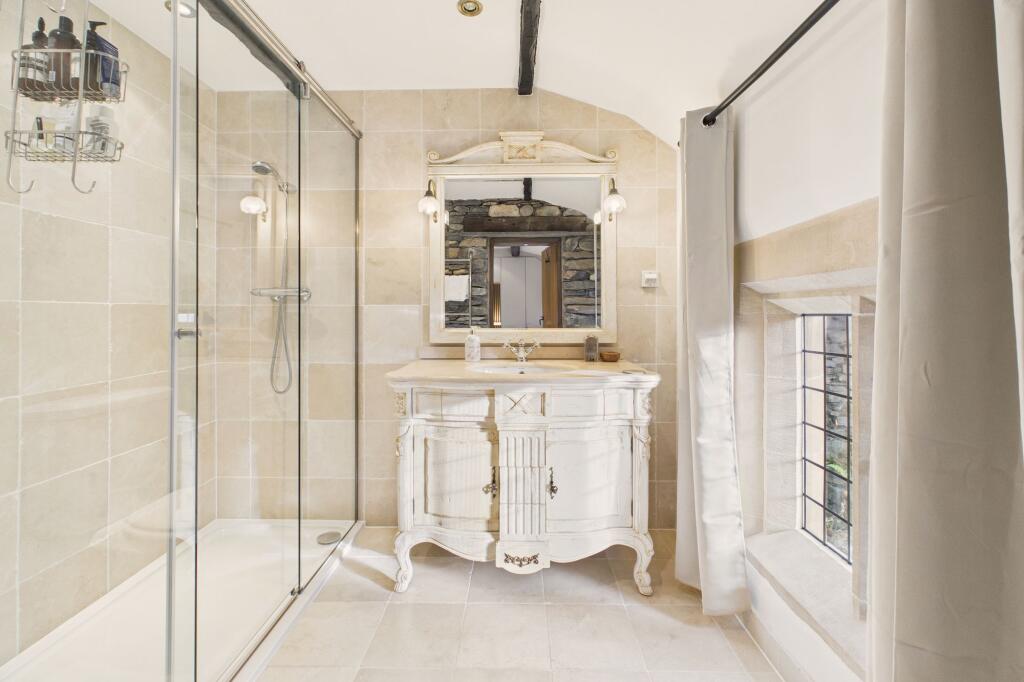 EN SUITE