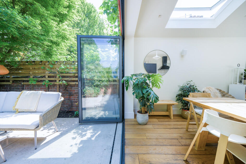 14-68234cb07dd5a-...