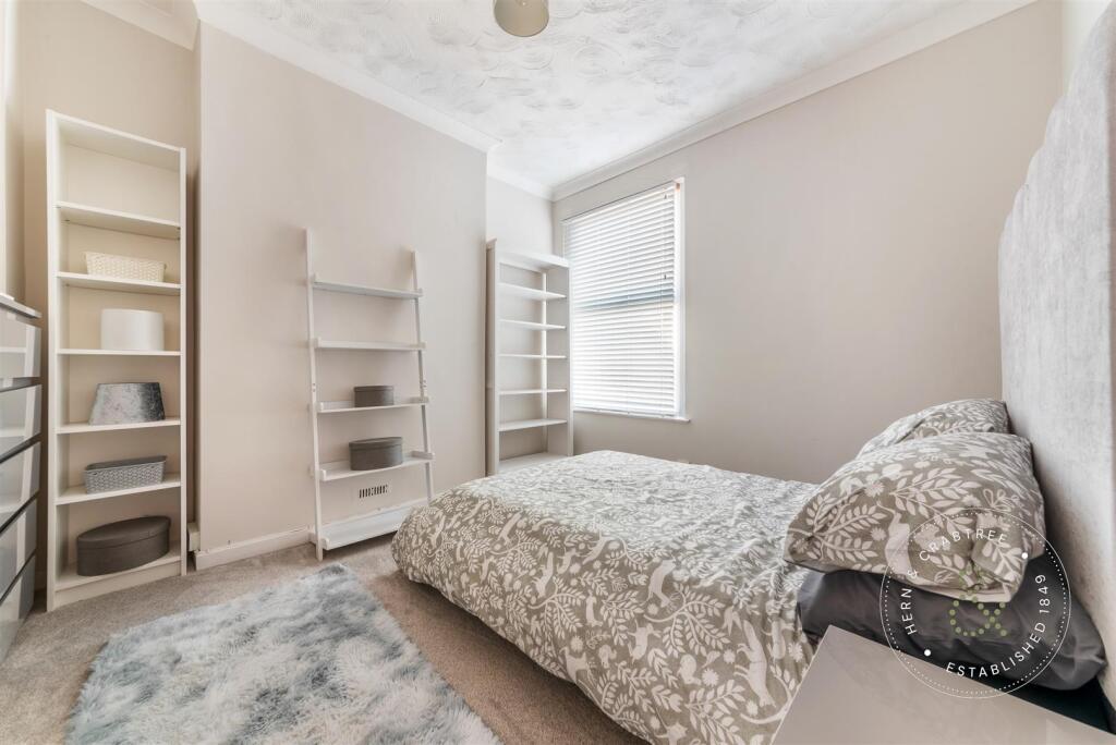 Dogo-Street-First-Floor-Flat-10.jpg