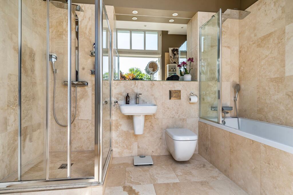 Ensuite