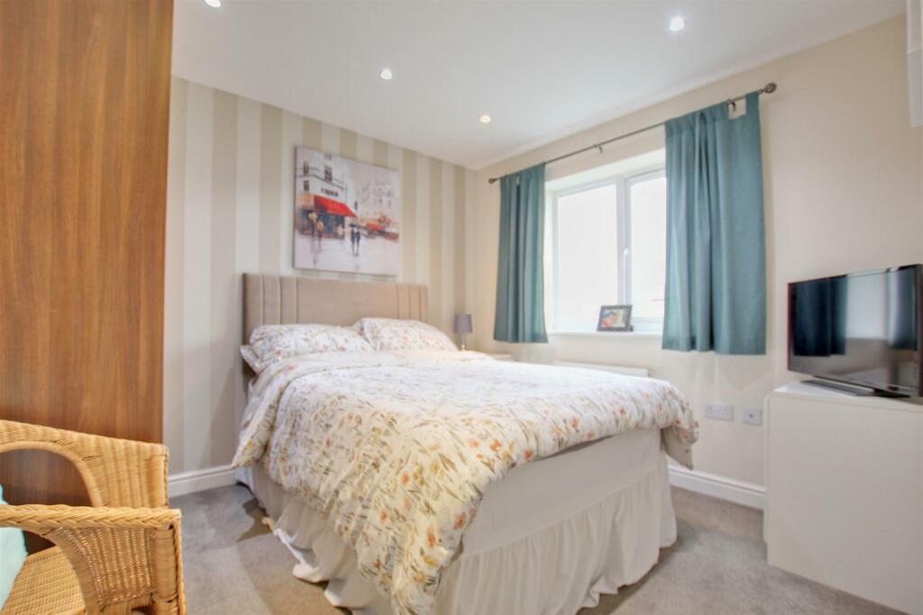 BEDROOM 4 (REAR)