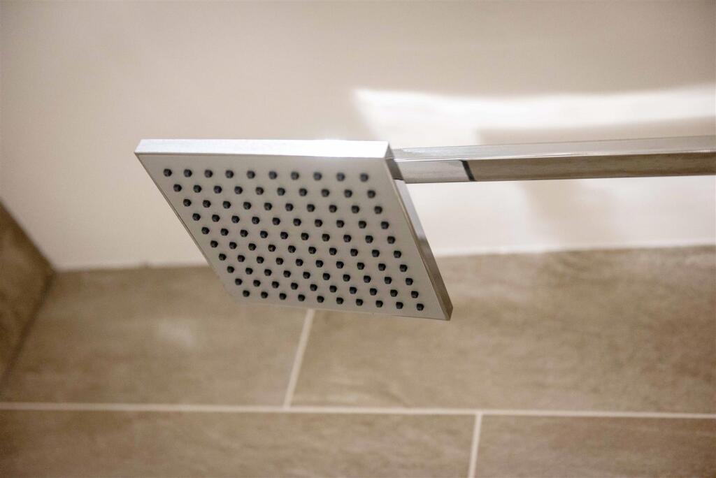 21 castle rd low-res-10.jpg