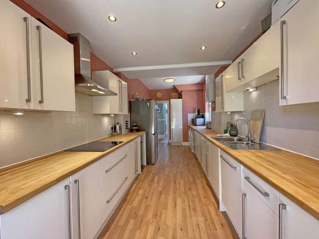 Eggbuckland Road 115 Kitchen 3.jpg