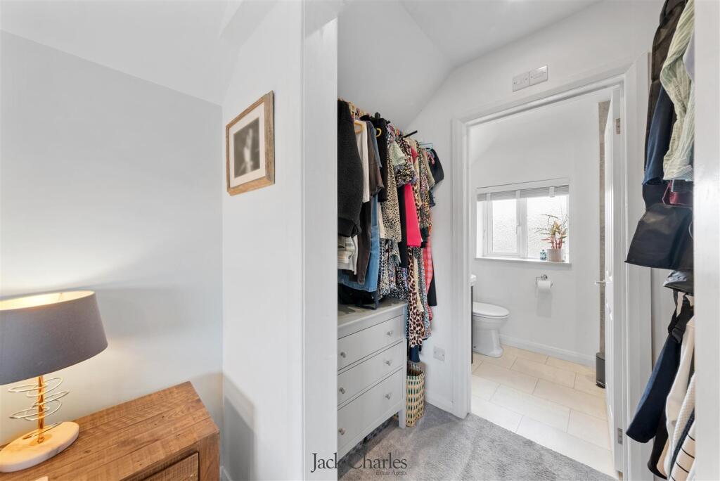 26 Riding Lane-17.jpg