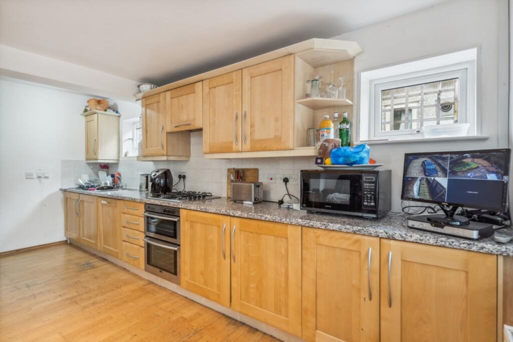 Kitchen/ Dining Room