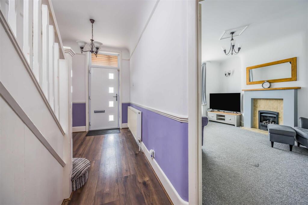 97 Woodfield Avenue, Drayton-Small-PorticoMarketin