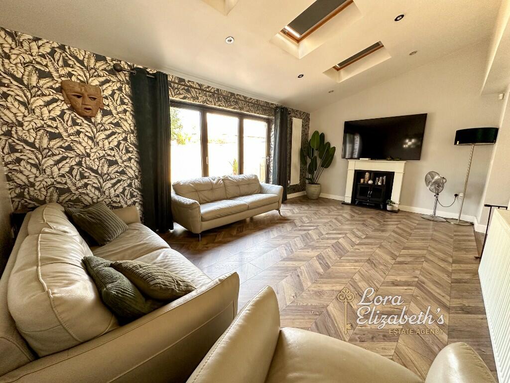 Second Lounge