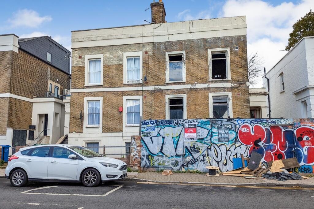54 Lausanne Road, Peckham, London SE15 2JB