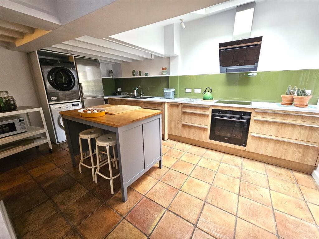 Kitchen Breakfast Room.jpg