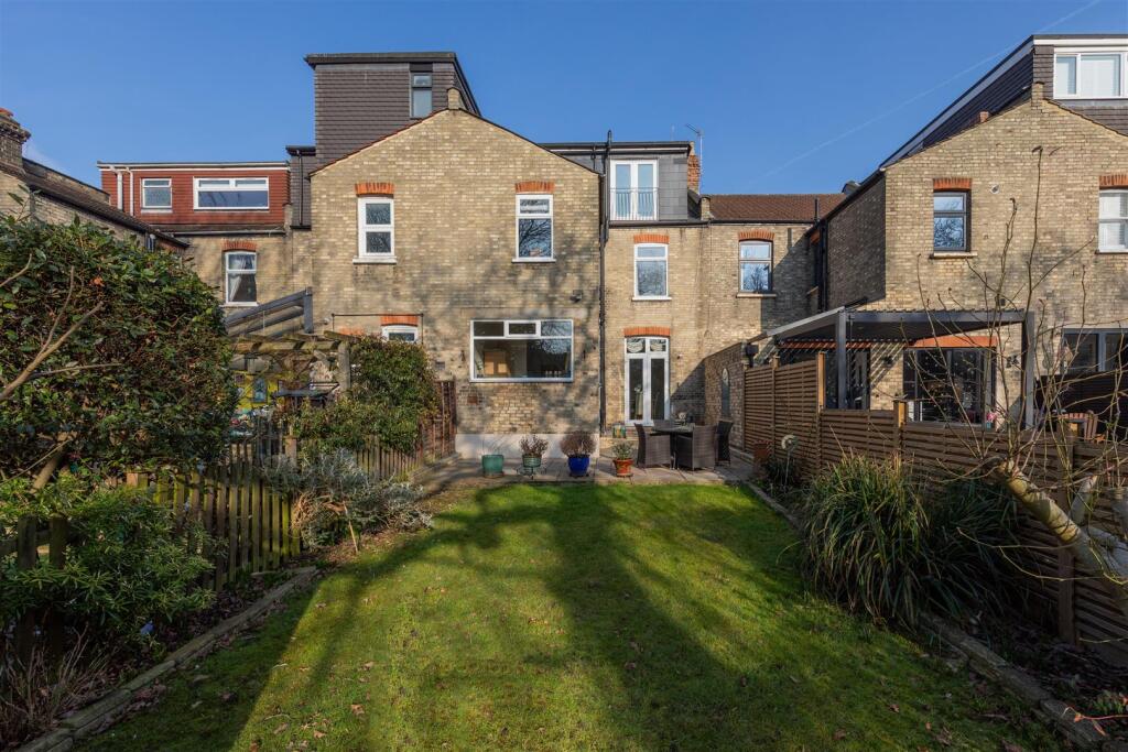 Vincent Road E4