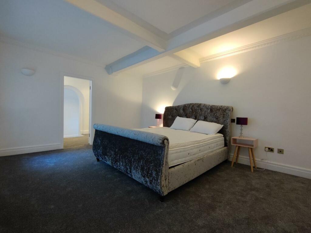 Main Bedroom Aspect 2
