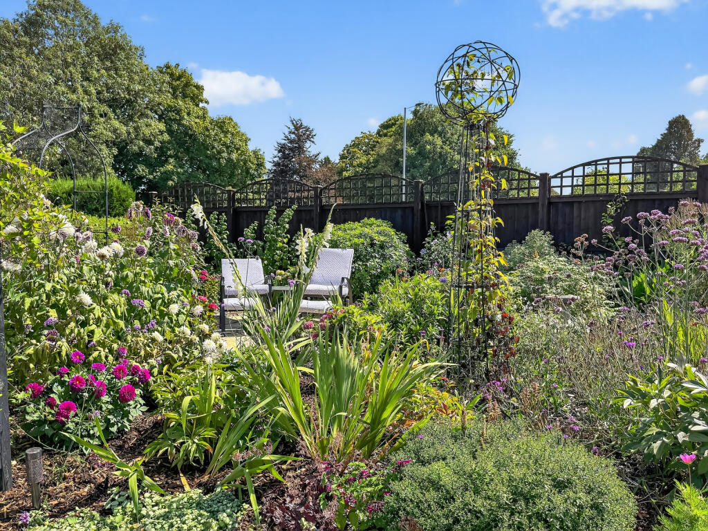 101_Photo 12-08-2025, 13 46 03