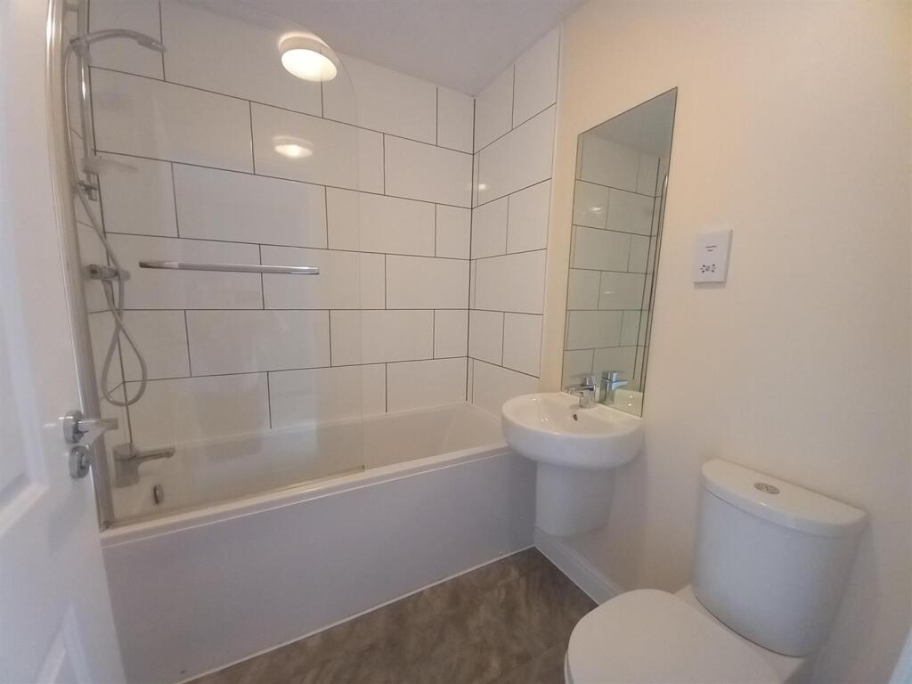 22 Bailey Bathroom.jpg