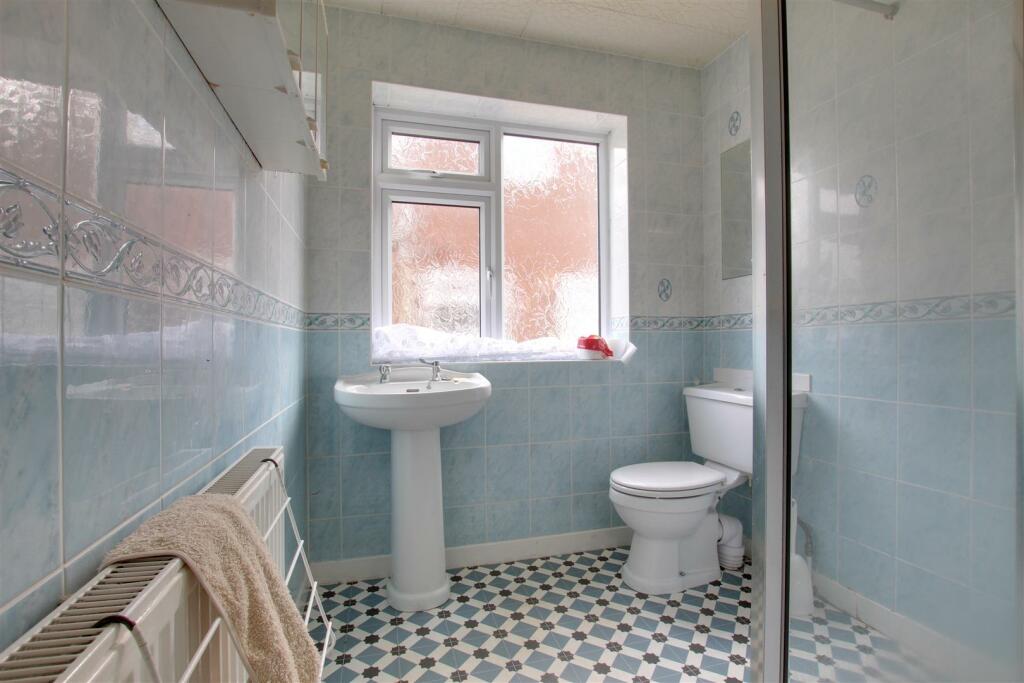 BATHROOM/ WC
