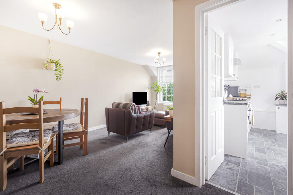 Flat 3, 23 Waggon...