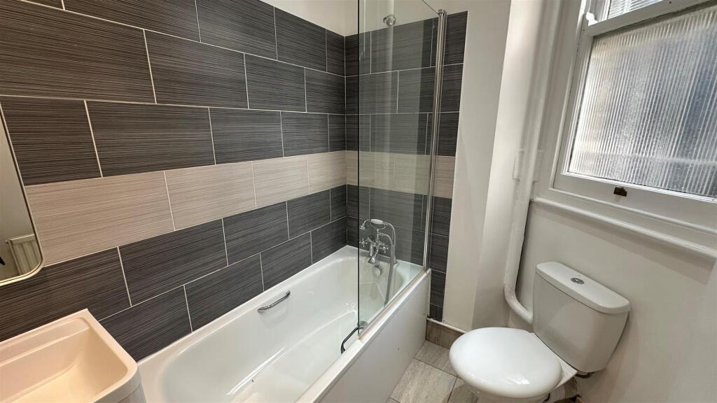 Bathroom - Eden Harper.jpg