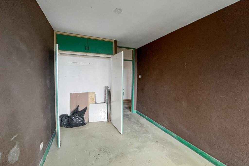 Flat 30 Clifford Court, 2 Heathfield Road, Wandsworth Common, London, SW18 3JE