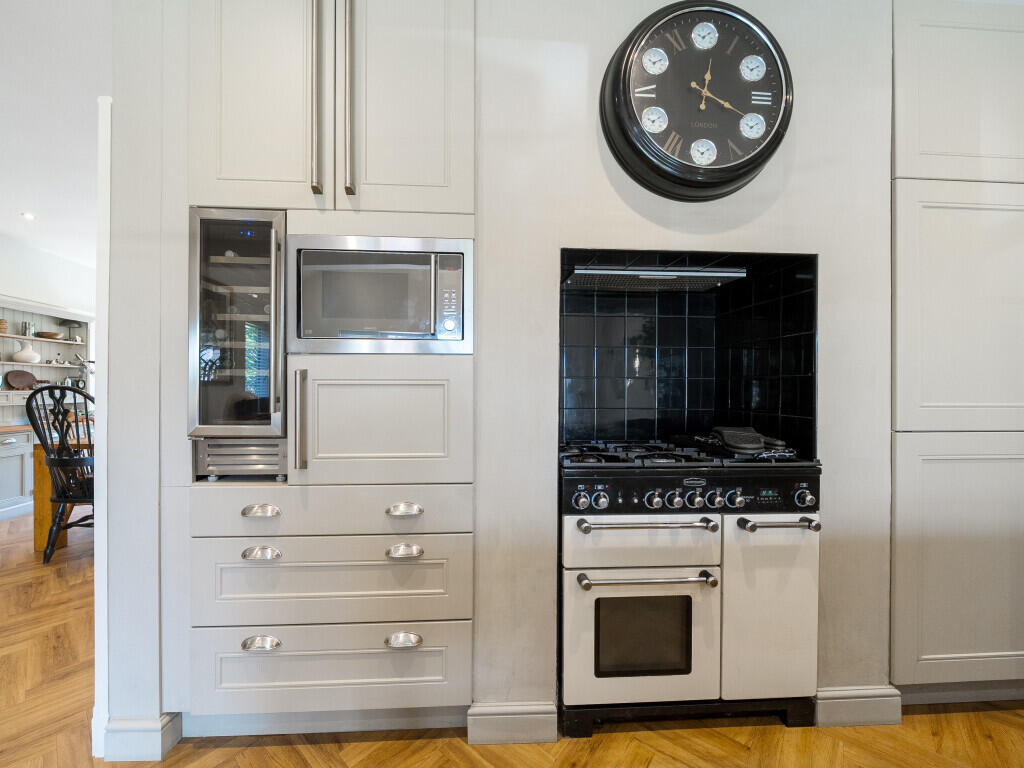 1330581-37-689da3...