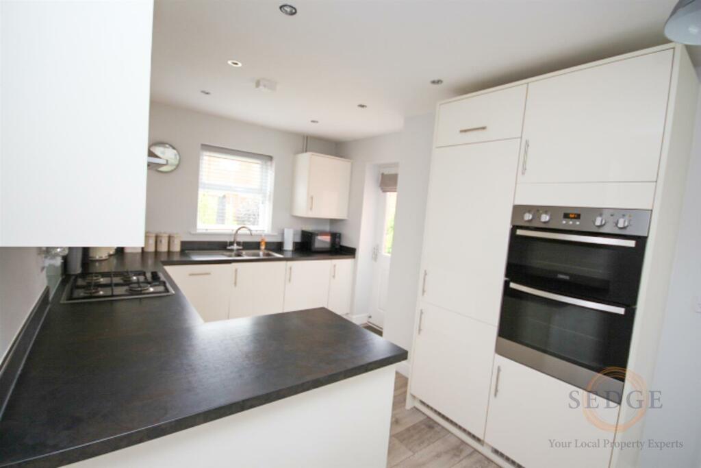 18 derwent way -16.jpg