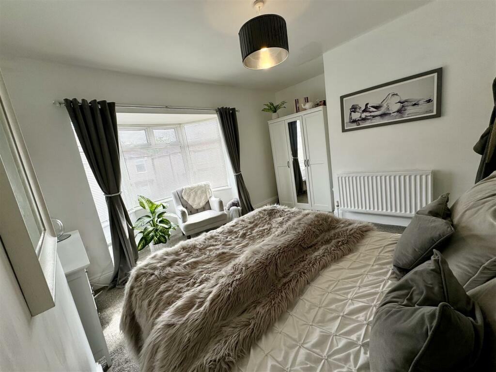 Principal bedroom