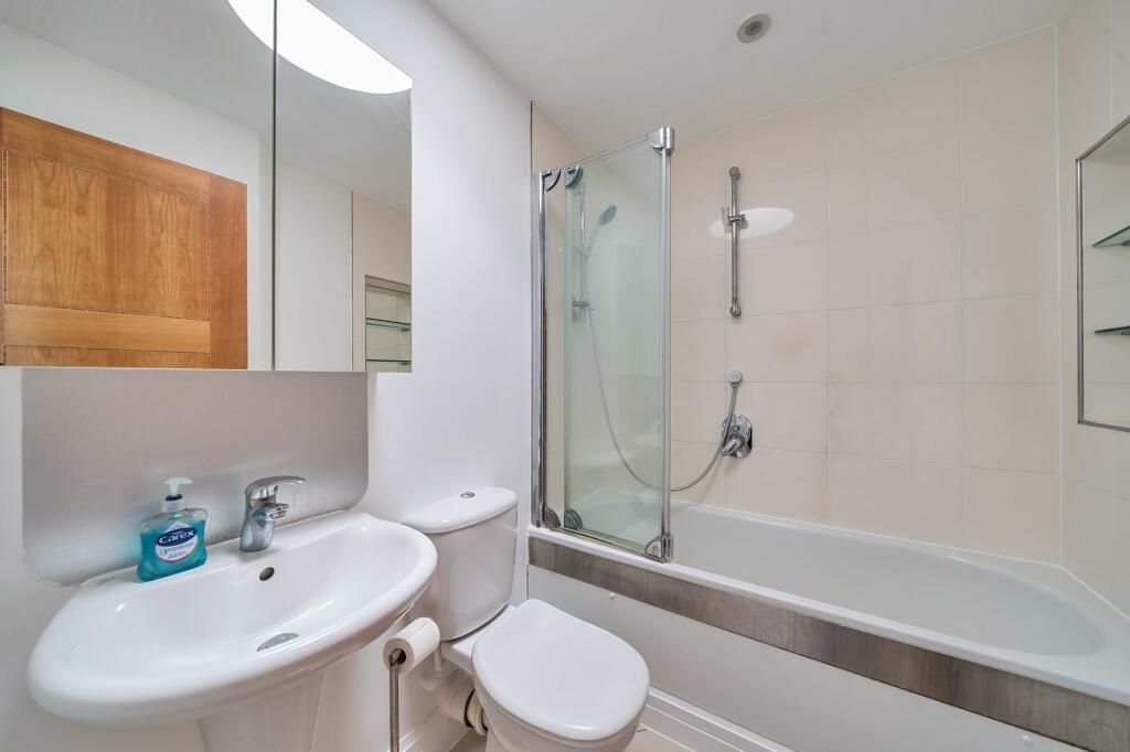 Main Bedroom En Suite