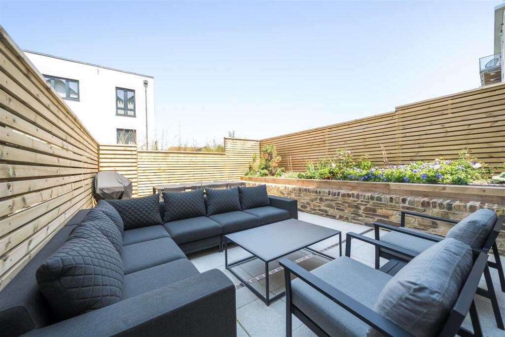 Low Maintenance Rear Garden