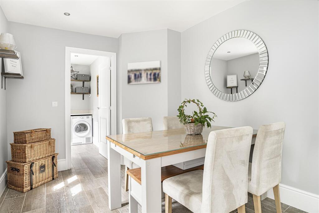 25 Drayson Way, Towcester (14).JPG