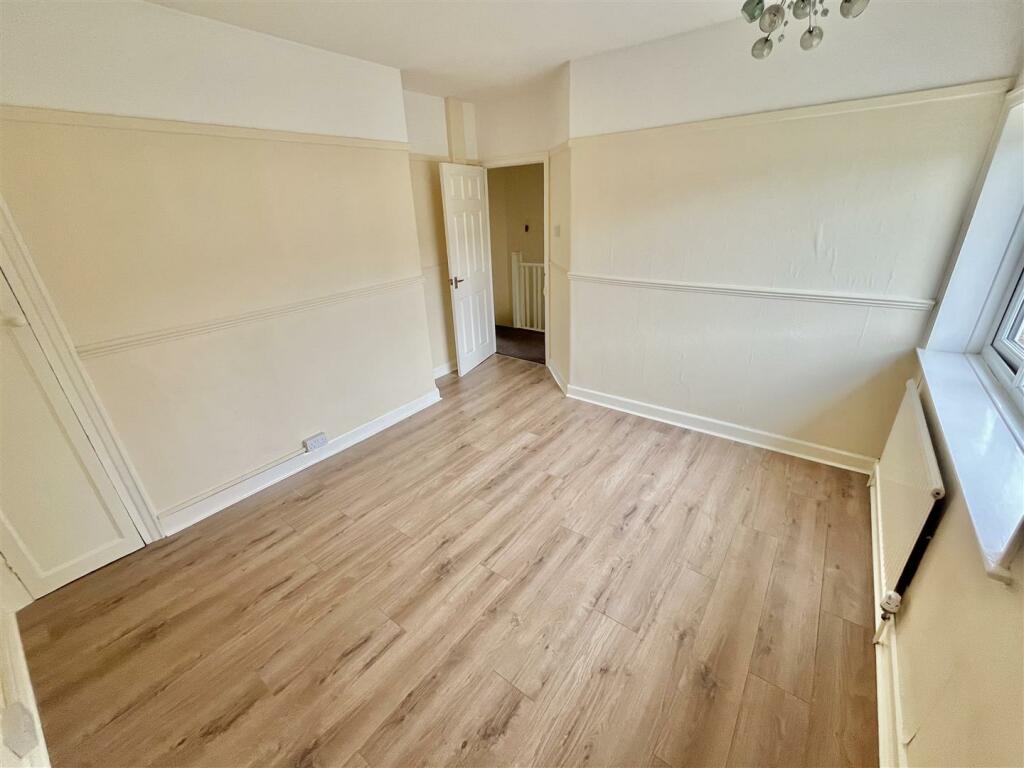 Bedroom 1 Aspect 2.jpg