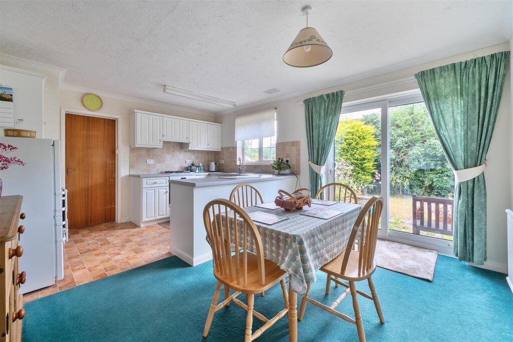 Kitchen diner