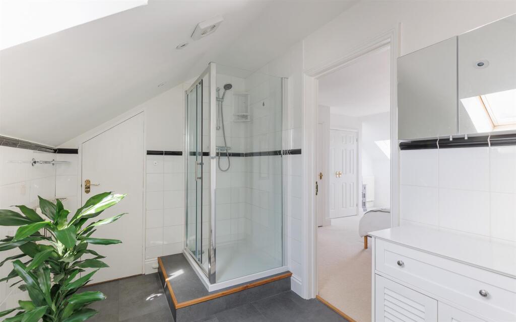 Shower Room En-Suite