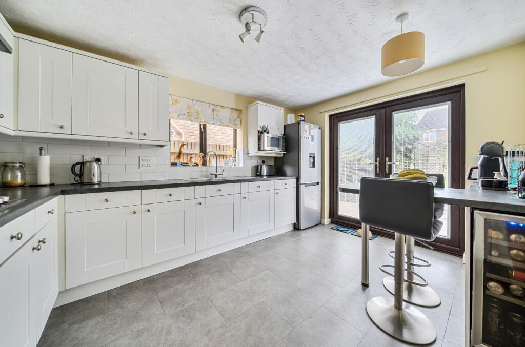 1358047-19-68de4a...