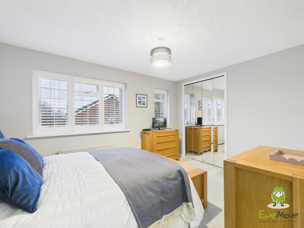 EweMove Estate Agents Basingstoke - Wood Close - B