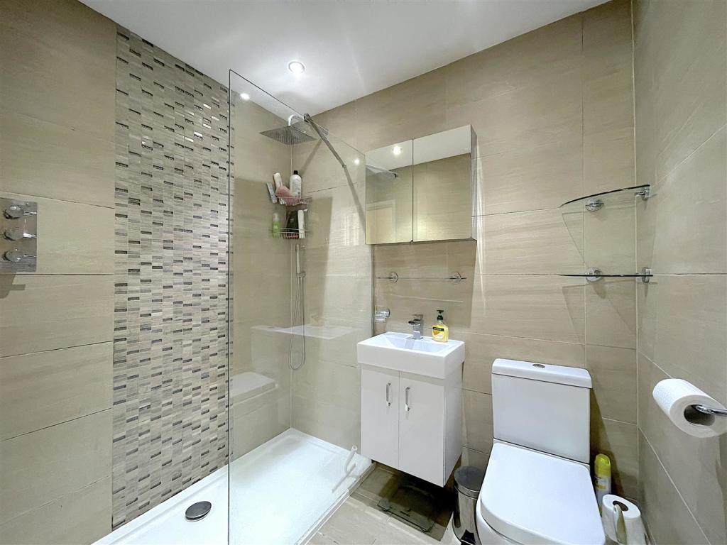 En-suite One .jpeg