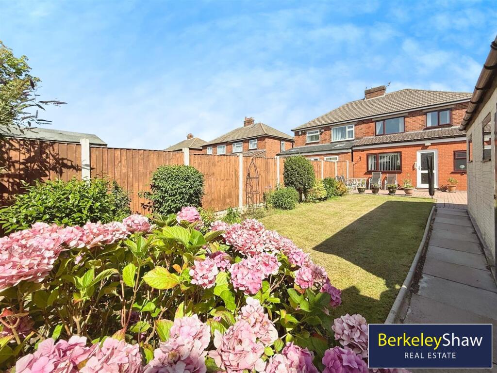 dcad8520--4FC7-88E6-8FBA241068E5-29720-00000476BAE