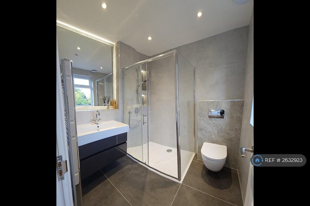 Master Suite Bathroom