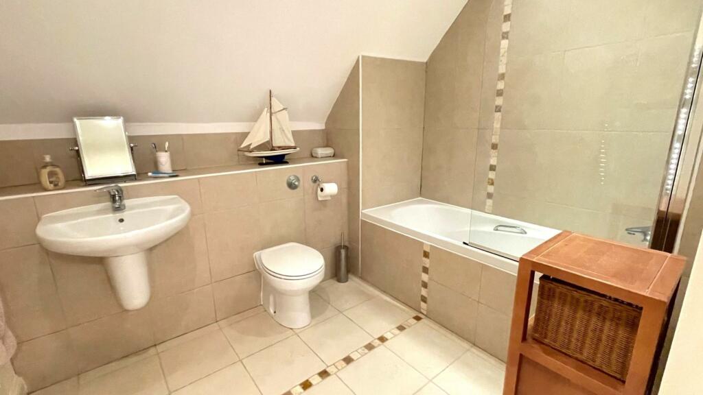 3-PIECE BATHROOM